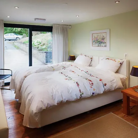 Luxurious With Private Garden In Villa