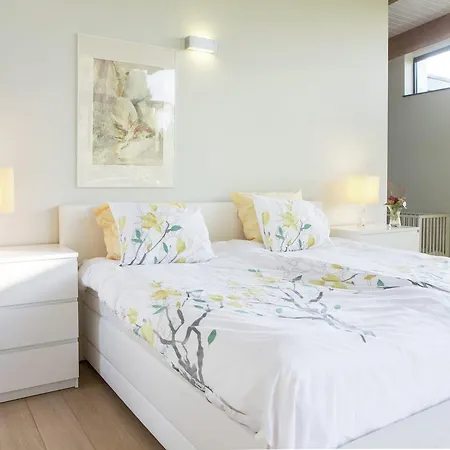 Luxurious With Private Garden In Villa *