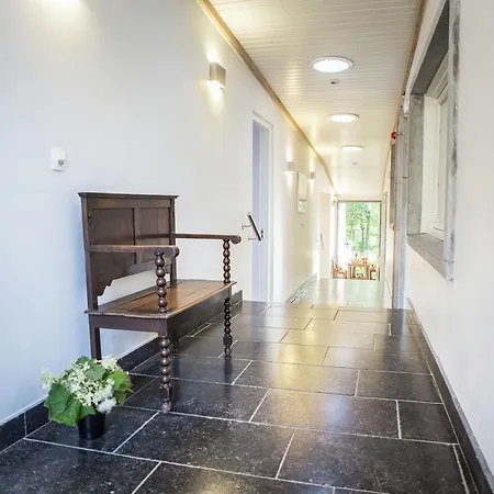 Luxurious With Private Garden In Villa