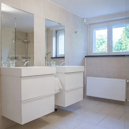 Villa Luxurious With Private Garden In *