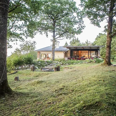 Luxurious With Private Garden In Villa *